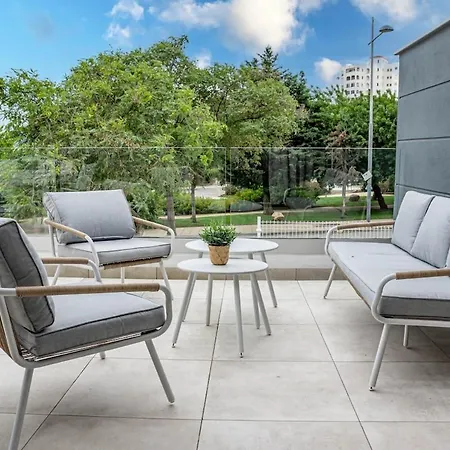 Apartament Bright 2-bedroom With A Terrace And Pool